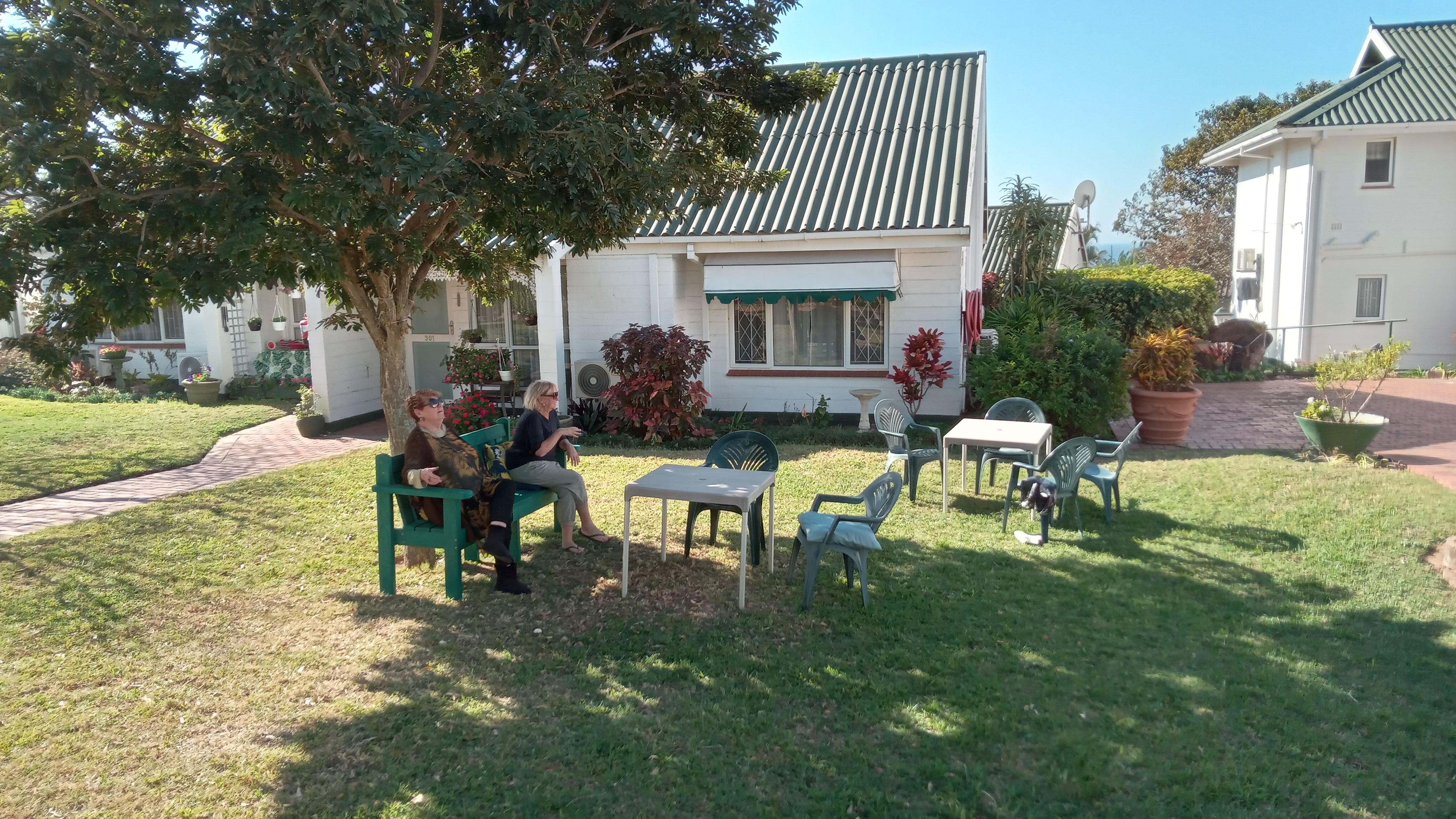 garden cottage-min